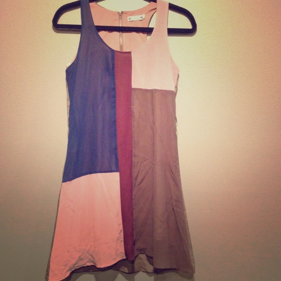❌SOLD❌ Color Blocked Shift Dress