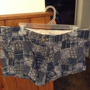 American Eagle ladies shorts size 14.