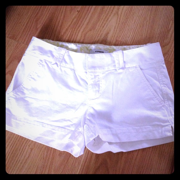 Women's/girls white shorts