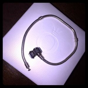 pandora sliver bracelet , 7.5