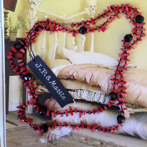Coral and onyx necklace