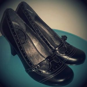 Mudd-Chunky Heel Black Shoes