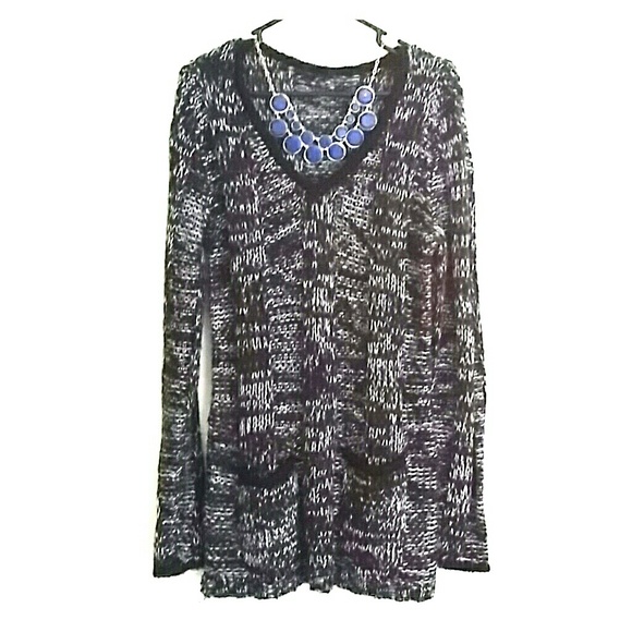 Sweaters - Black & white sweater tunic