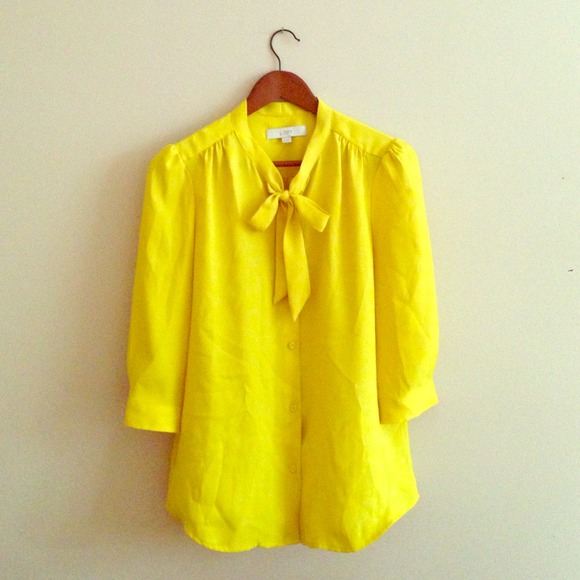 bright yellow blouse 🌞