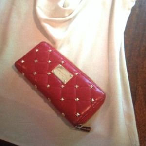 💢SOLD💢Authentic Michael Kors wallet