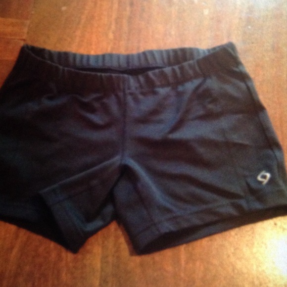 Short black sport