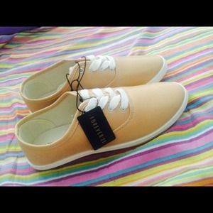Never used Forever 21 tennis shoes