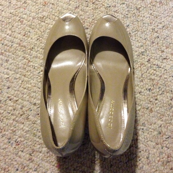 Liz Claiborne tan leather shoes