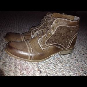 Ankle Brown lace boots