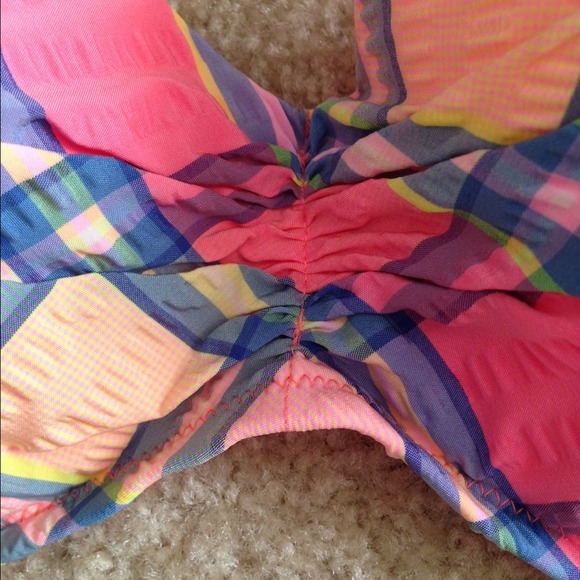 💟REDUCED💟Victorias Secret bikini top - Picture 2 of 4