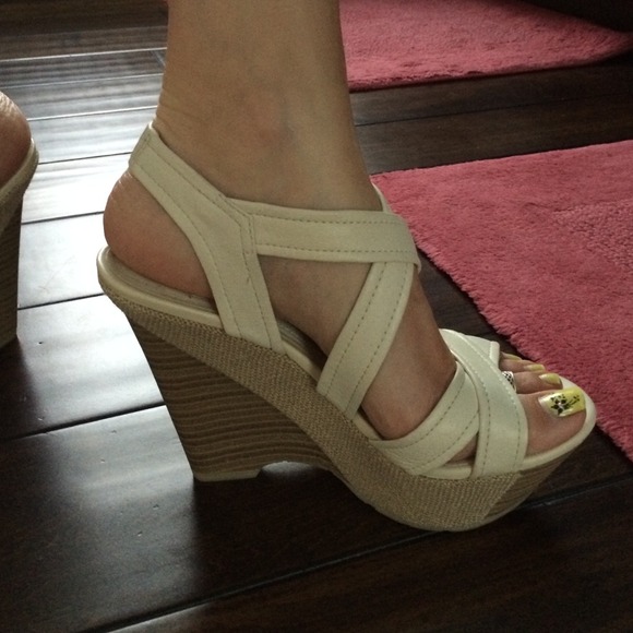 Wedge heels - Picture 2 of 3