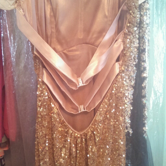 La  Femme Prom Dress WORN ONCE - Picture 3 of 4