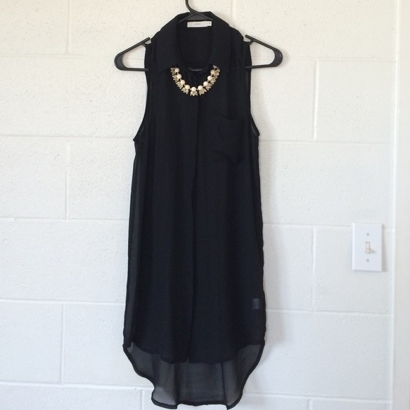 Lush Tops - 🎉3 x HP🎉Sheer Sleeveless Long Button-Up in Black