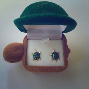 14KT Turtle Earrings- NWT