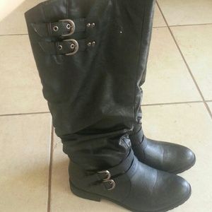 🎉reduced!!🎉 Black Zip up Boots