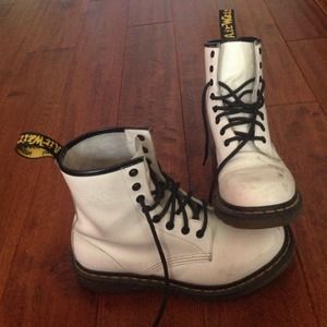 WHITE AUTHENTIC DOC MARTENS
