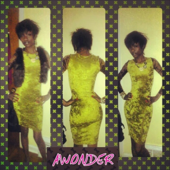 GREEN VELVET DRESS - Picture 1 of 1