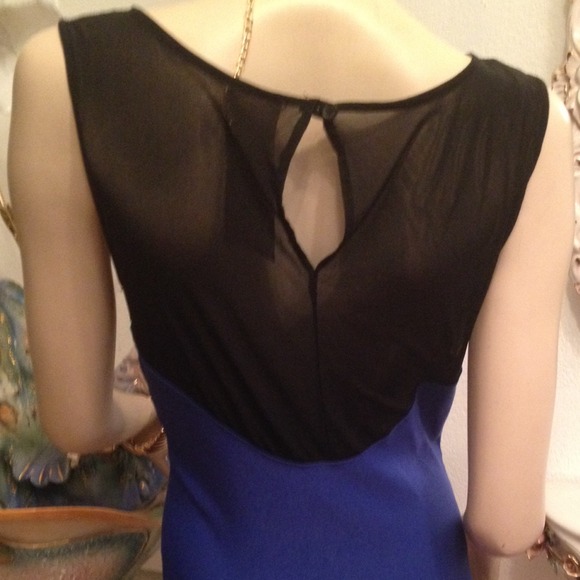 Sheer V Neck with Sweetheart Bust Line - Picture 2 of 3