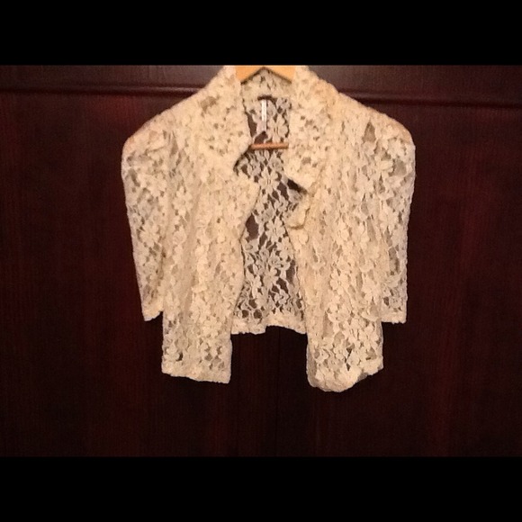 Lace short jacket