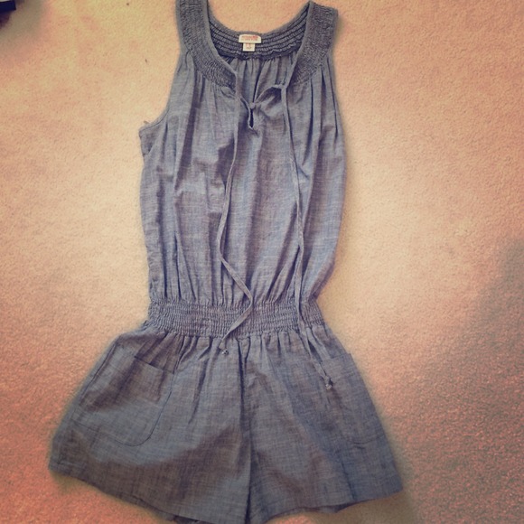 Denim-Looking Cotton Romper 🌻