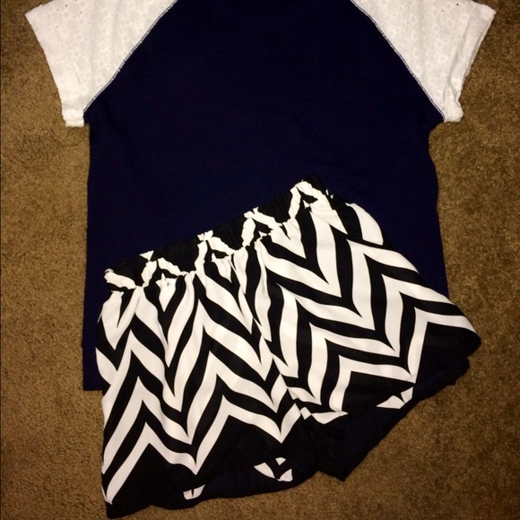 ✨SOLD Chevron Shorts✨