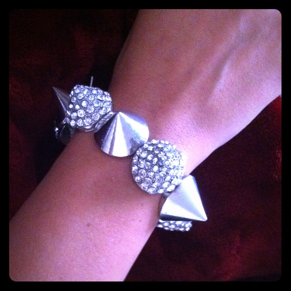 Diamond spike braclet - Picture 1 of 3