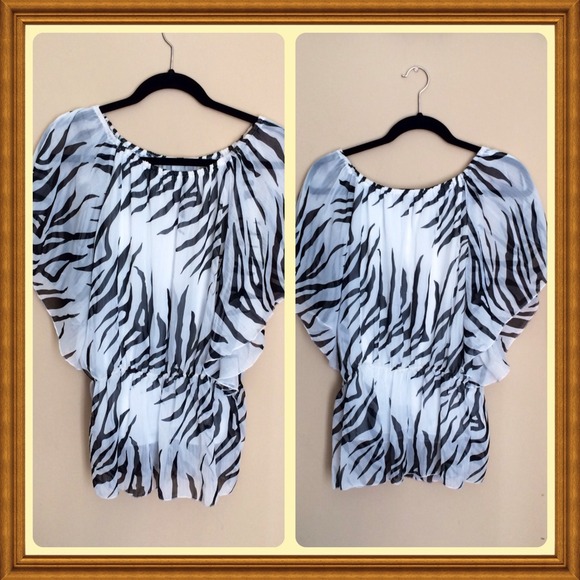 New without tags beautiful summer dressy top