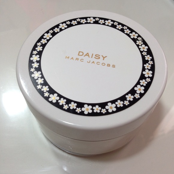 Marc Jacobs Daisy shimmer body butter