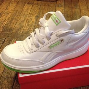 Womens Reebok(size 8)