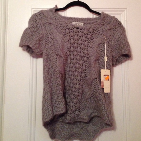 Lot of 4 Grey knitted short sleeve sweater