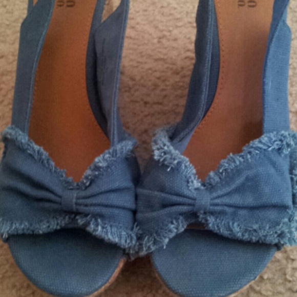 Shoes - Picture 2 of 4