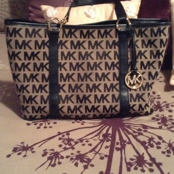 Michael Kors Handbag 100% Authentic
