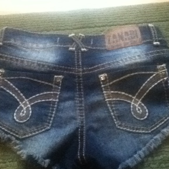 Juniors shorts - Picture 2 of 4