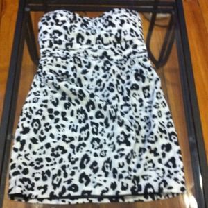 Express Dresses & Skirts - 💥REDUCED💥Strapless Animal Print Dress Express Dresses & Skirts - 💥REDUCED💥Strapless Animal Print Dress