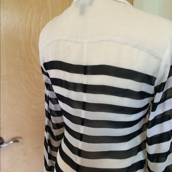 Silk b/w striped button down shirt blouse - Picture 4 of 8