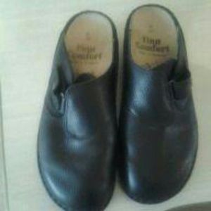 Leather clogs brand new