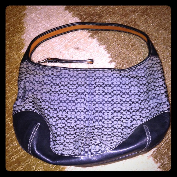 PRICE JUST REDUCED Coach Signature Logo Hobo