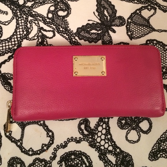 MICHAEL KORS PINK WALLET authentic