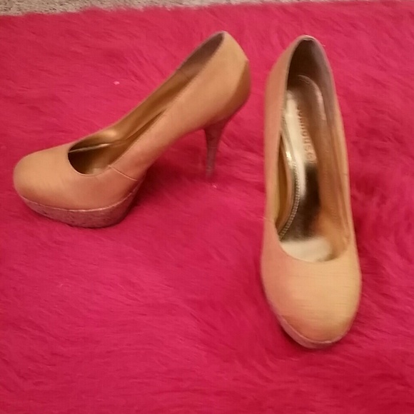 Dollhouse Shoes - Dollhouse mustard colored heels, size 8.5