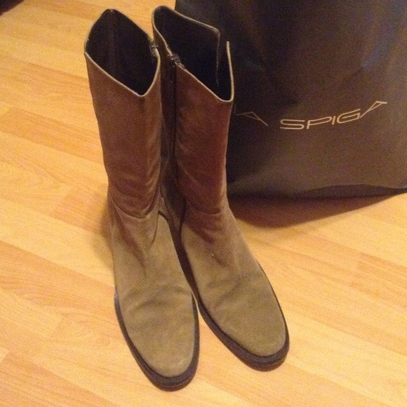 Boots Banana Republic
