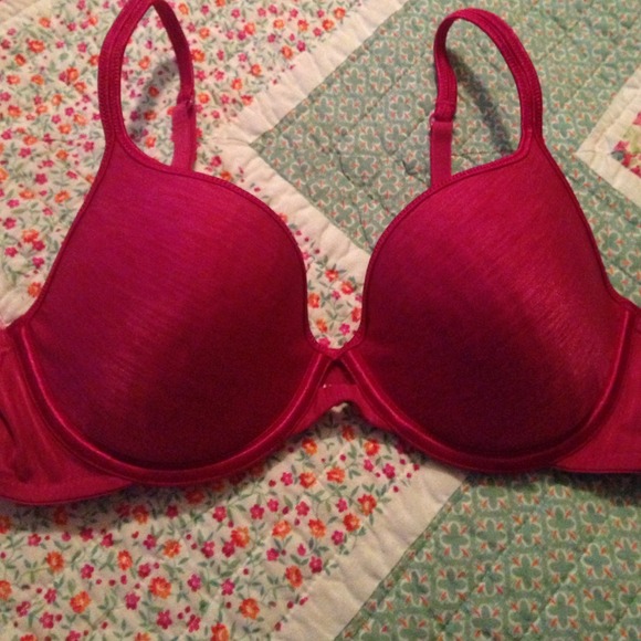 34c magenta bra