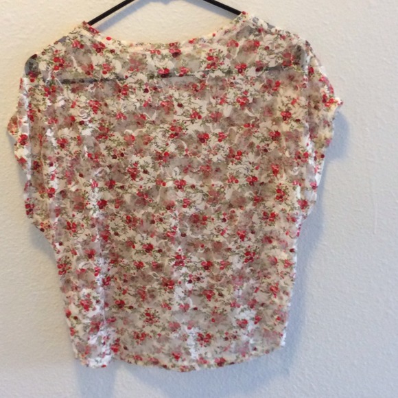 ๐ซ SOLD๐ Forever 21 high Low Lace Floral Top ๐ - Picture 4 of 4