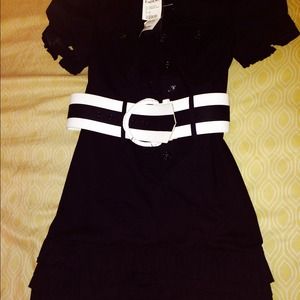 Bebe XS Ruffle Dress with tags and matching belt.