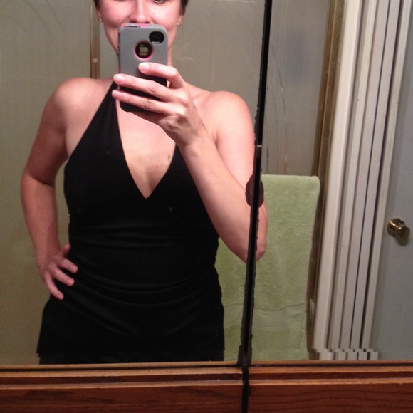 🎉Halter Romper. Host Pick! Total Trend Setter!🎉 - Picture 2 of 4