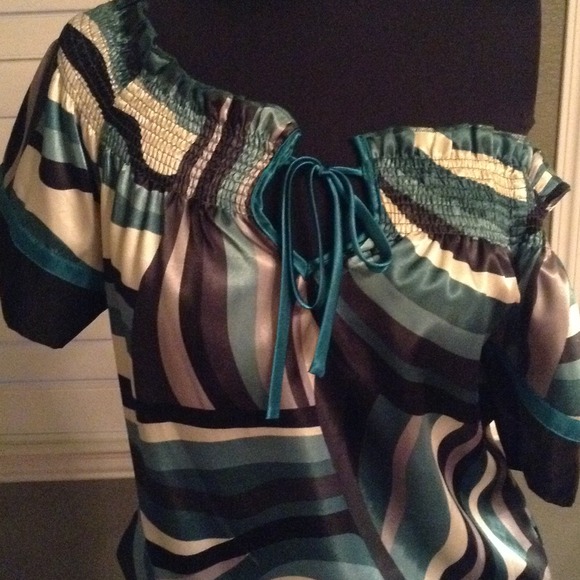 Rampage Off The Shoulder Top - Picture 2 of 4