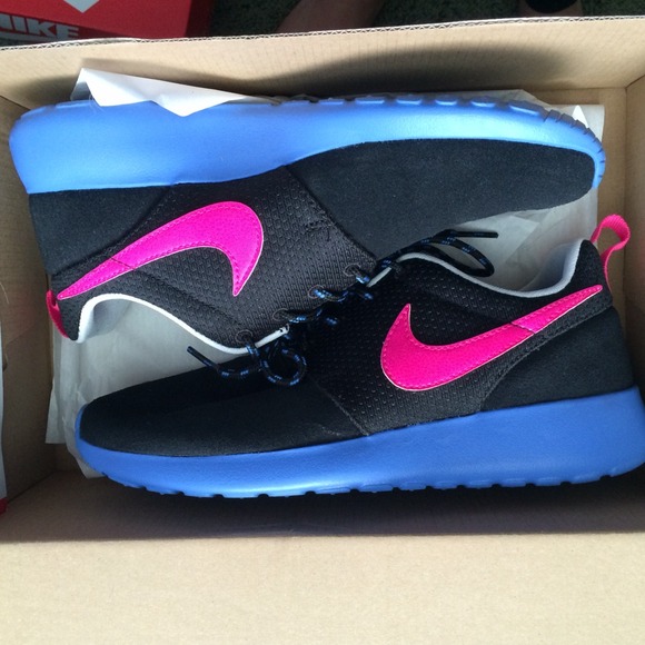 Nike Roshe Run 4Y