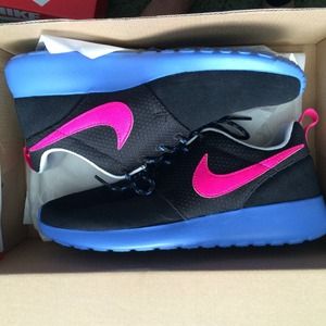 Nike Roshe Run 4Y