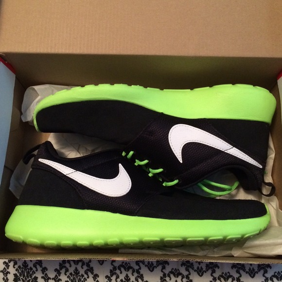 Nike Roshe Run 4Y