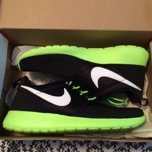 Nike Roshe Run 4Y