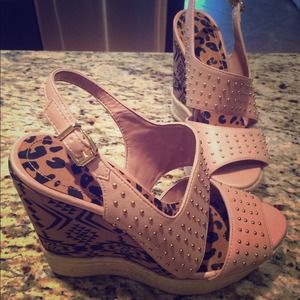 Jessica Simpson high stud wedges. Very pretty ❤️